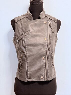 Last kiss Sleeveless Moto Vest faux leather gray